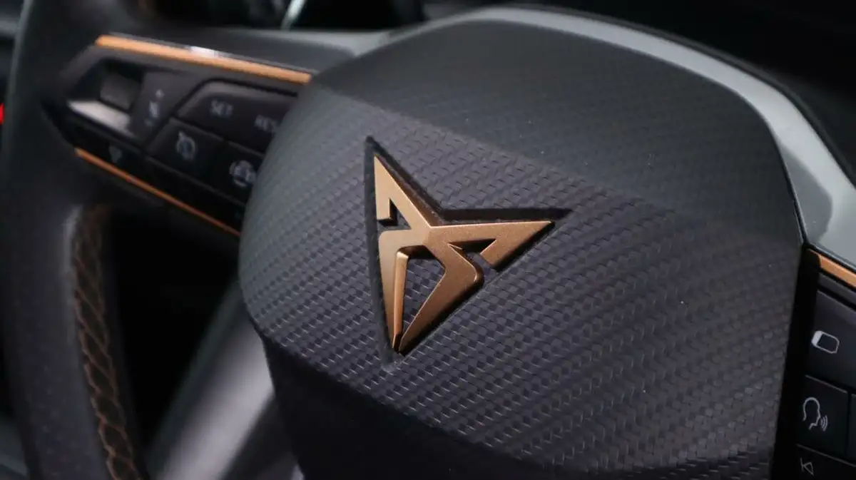 2021-cupra-formentor-14-e-hybrid-v2-big-20