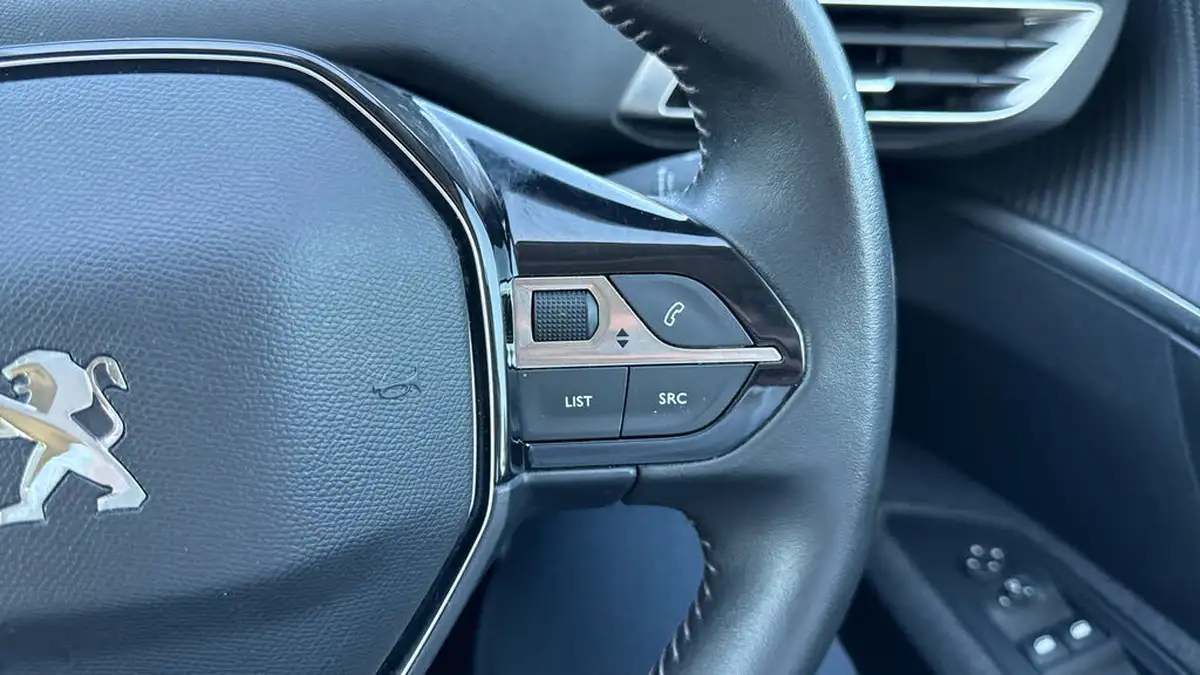 2021-peugeot-5008-suv-12-puretech-active-premium-big-27