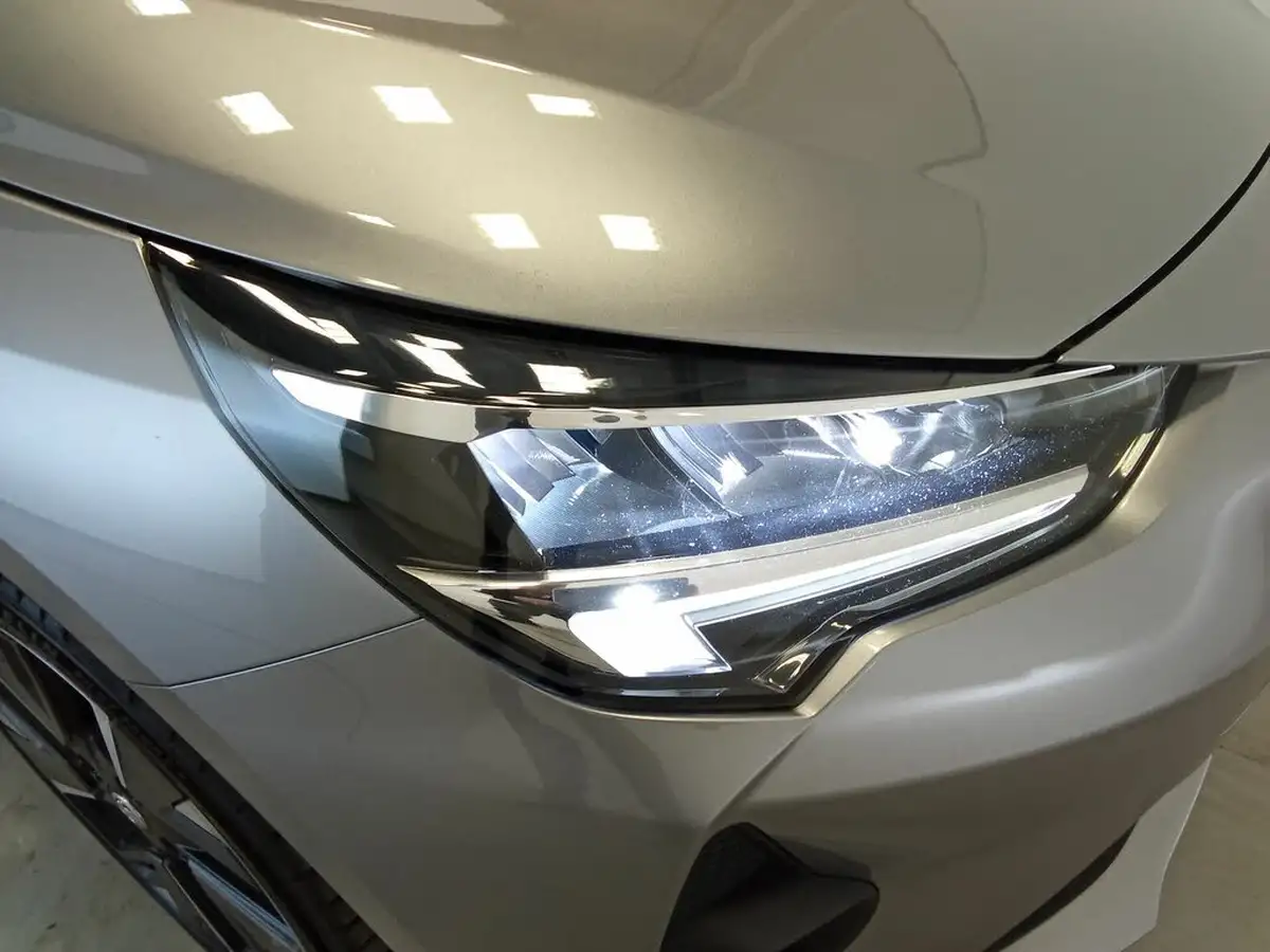 2021-vauxhall-corsa-e-sri-nav-premium-74kw-big-5