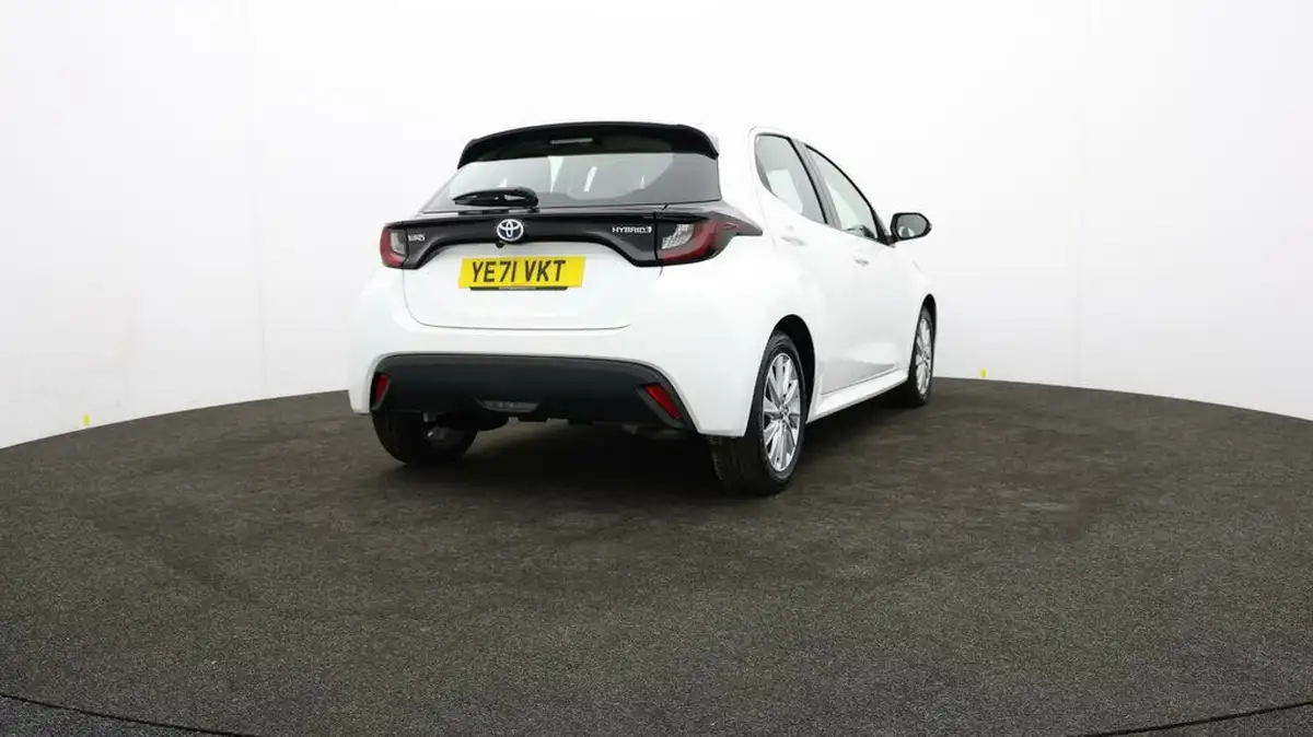 2022-toyota-yaris-15-vvt-i-icon-big-75