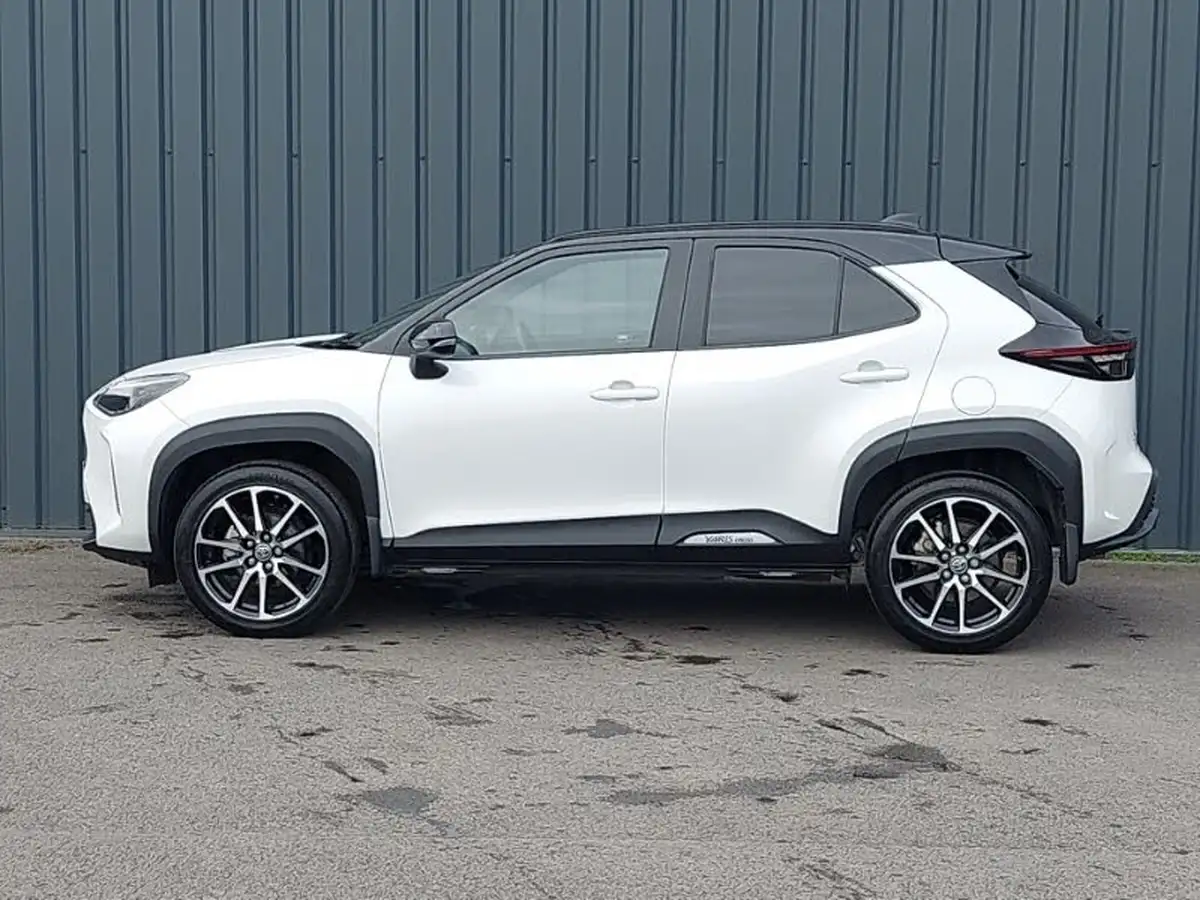 2023-toyota-yaris-cross-15-vvt-i-gr-sport-big-3
