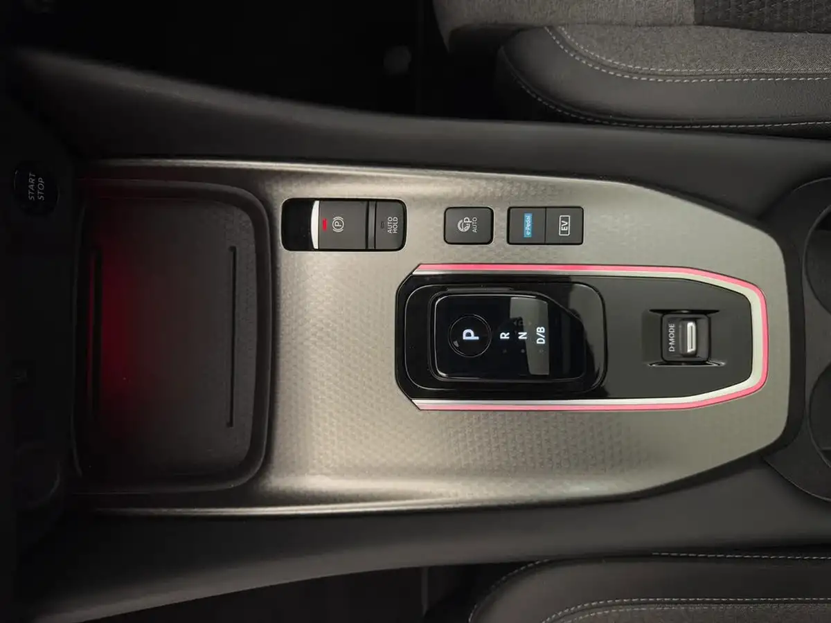 2024-nissan-qashqai-15-n-connecta-glass-roof-pack-big-15