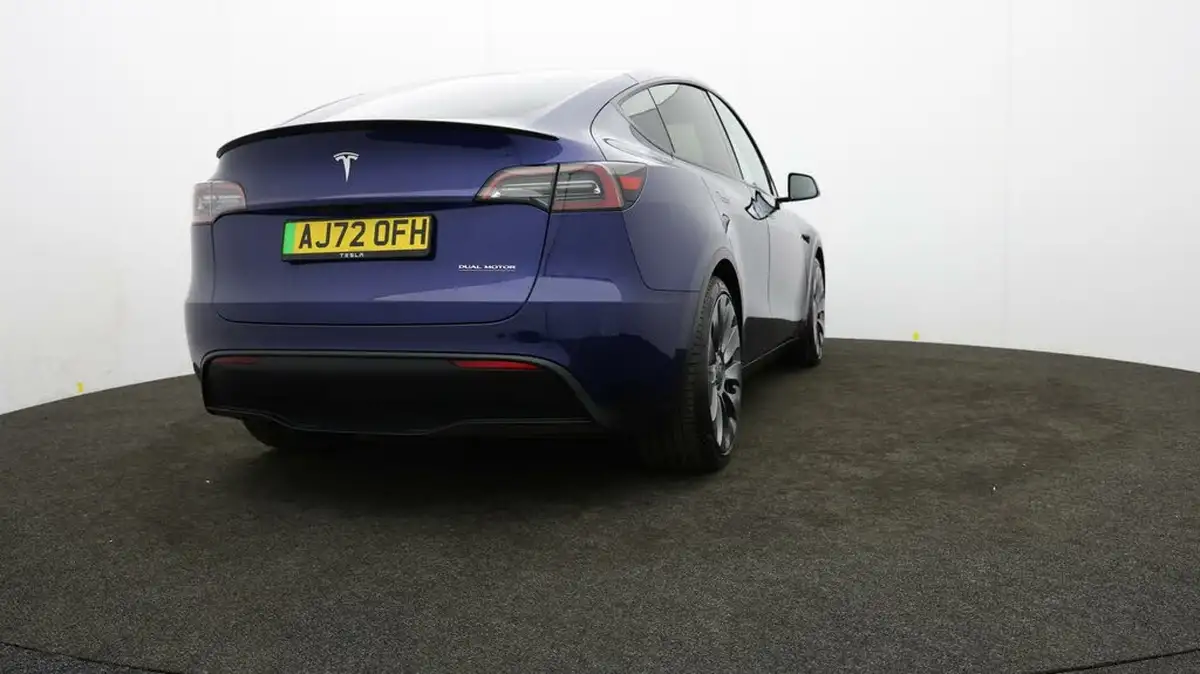 2022-tesla-model-y-e-performance-big-76