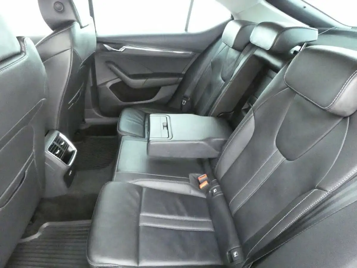 2021-skoda-octavia-big-18