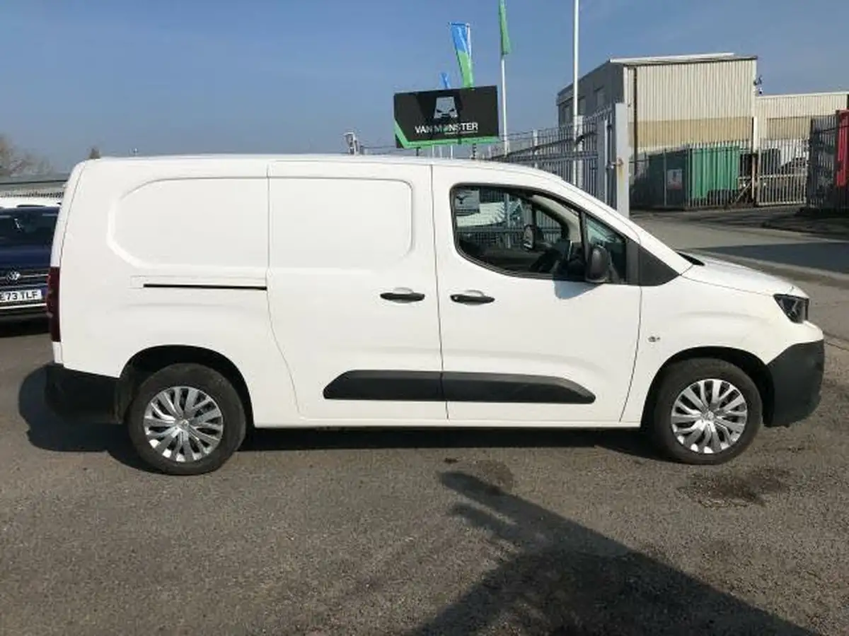 2020-peugeot-partner-15-bluehdi-950-professional-100ps-eu6dt-long-panel-big-4