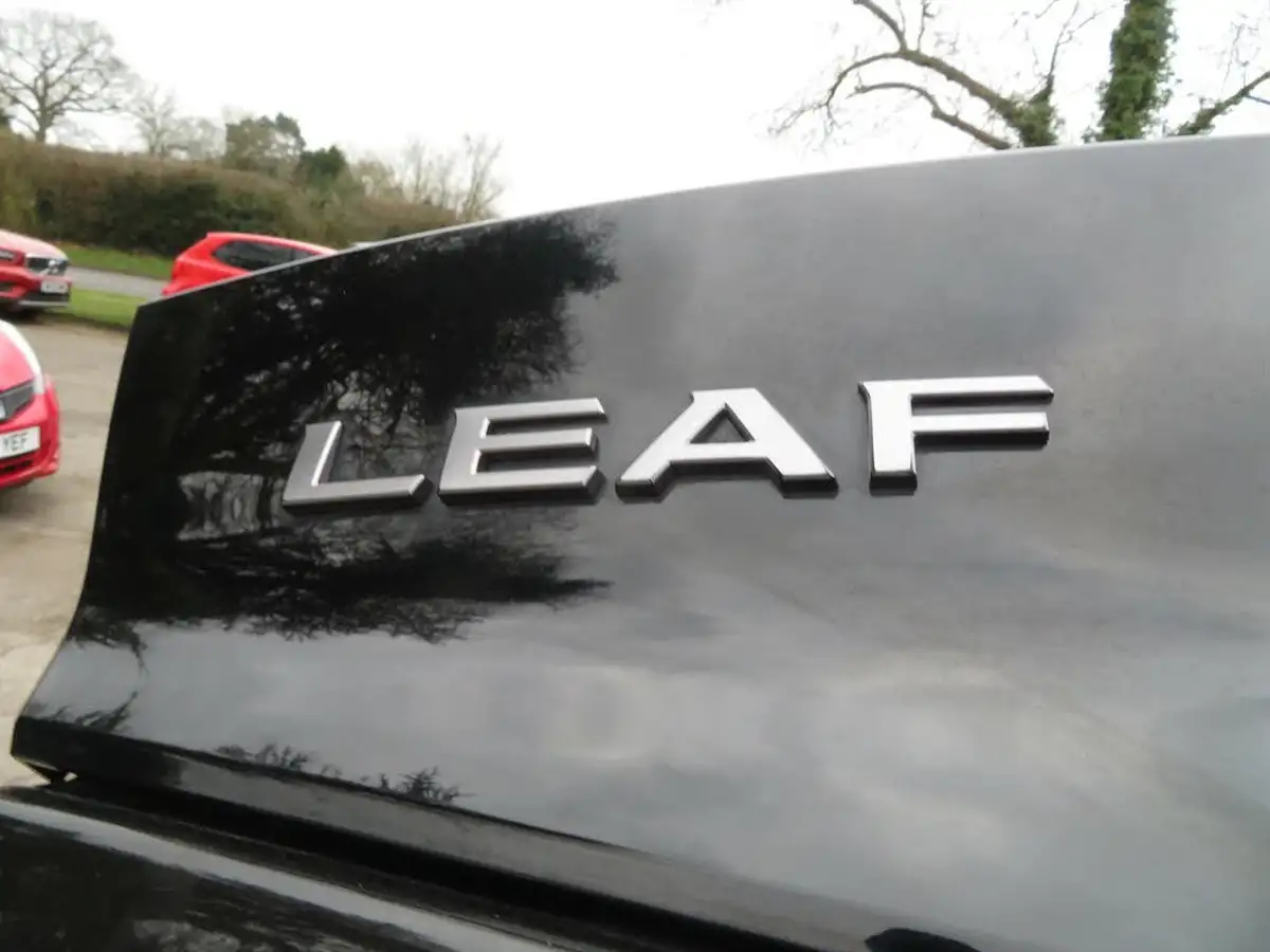 2022-nissan-leaf-e-acenta-39kwh-big-8