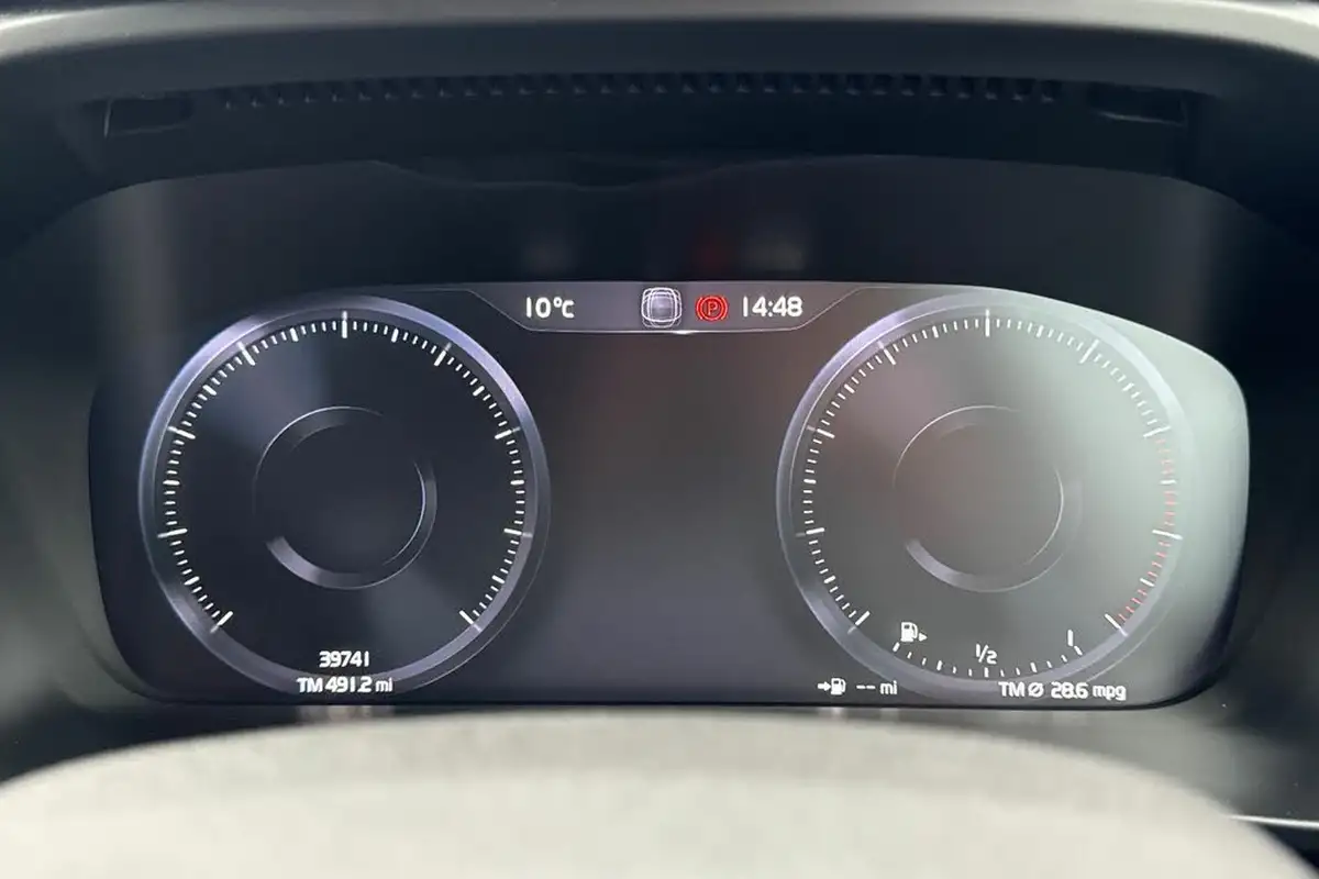 2020-volvo-xc40-20-b4-inscription-big-6