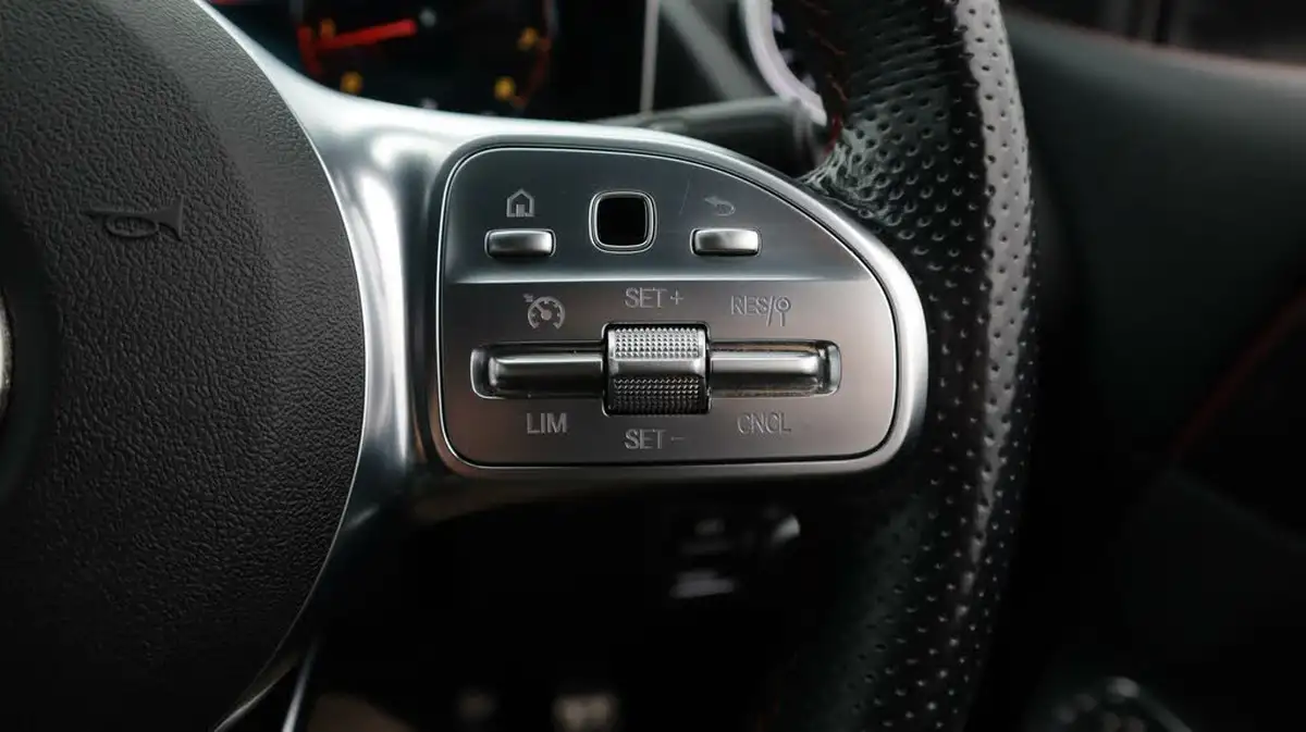 2019-mercedes-benz-b-class-13-b200-amg-line-premium-plus-7g-dct-big-24