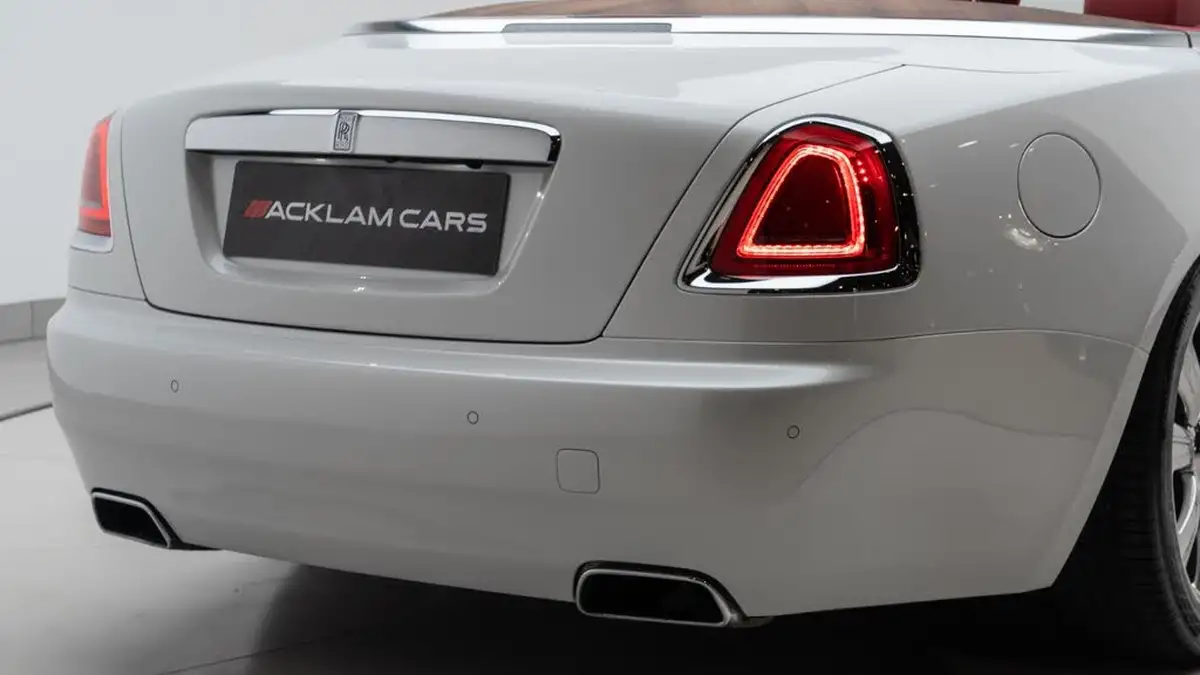 2016-rolls-royce-dawn-66-big-13
