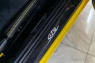 2015-porsche-cayman-38-gt4-small-20