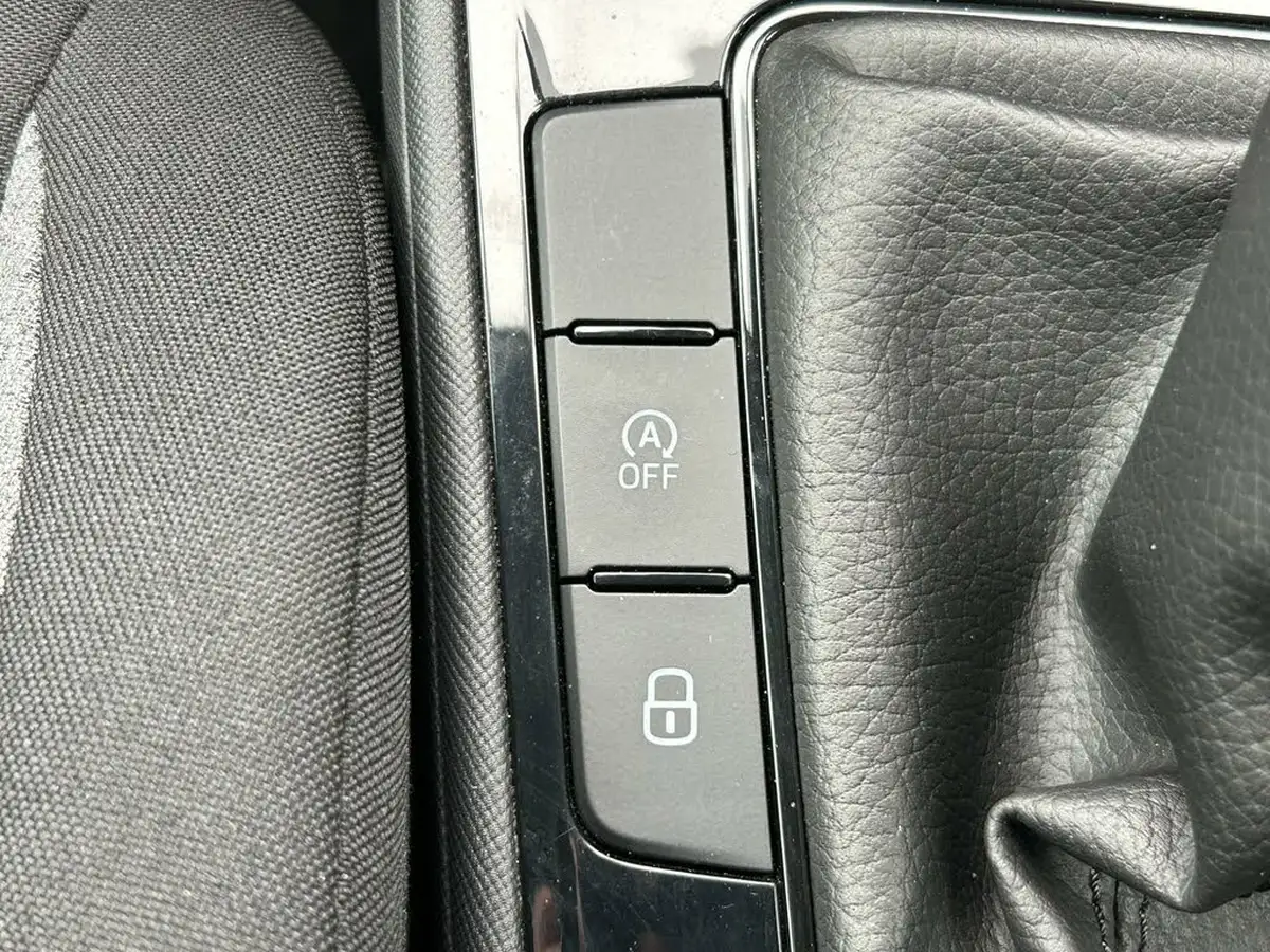 2022-skoda-fabia-10-tsi-se-comfort-109ps-big-17