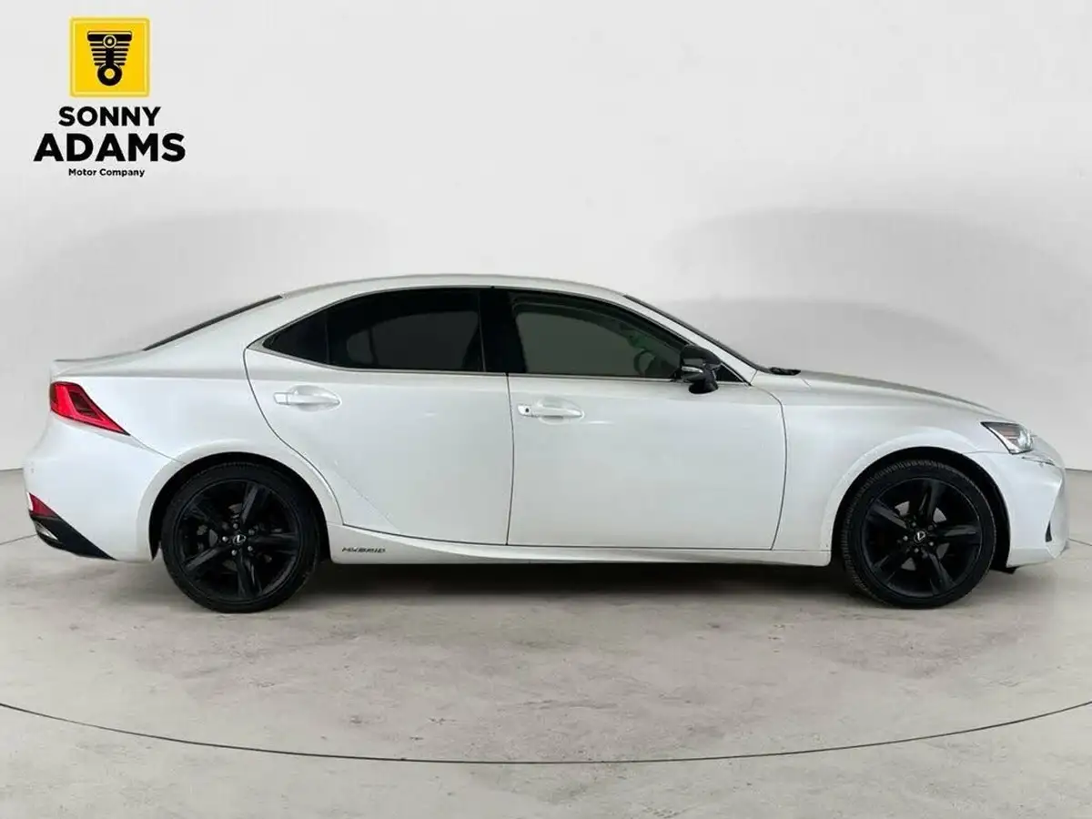 2017-lexus-is-300h-25-sport-big-2