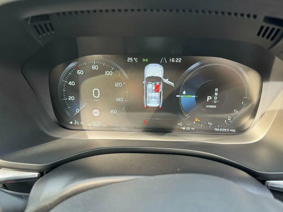 2020-volvo-xc60-20-t8-inscription-299bhp-4x4-ss-big-11
