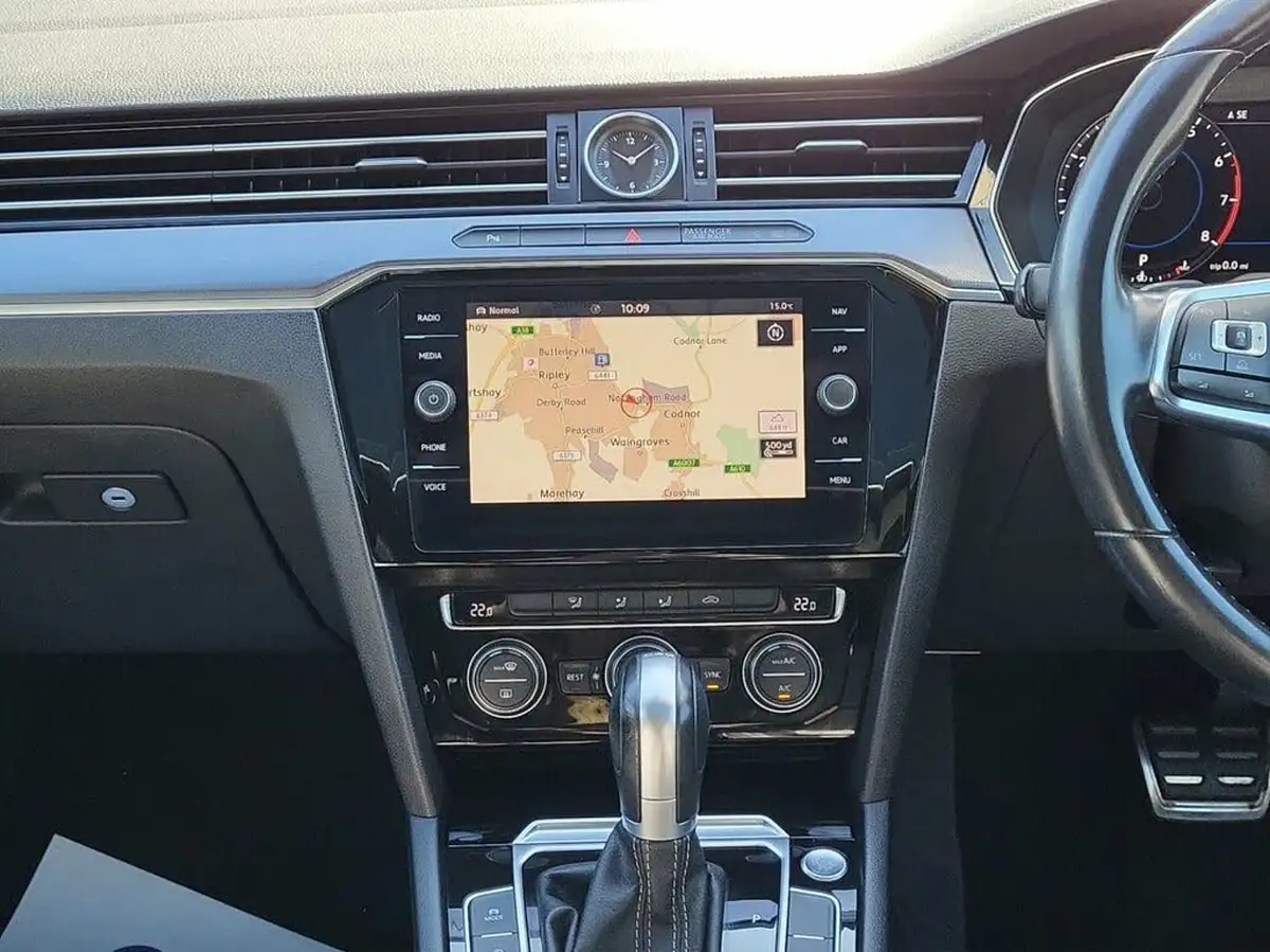 2018-volkswagen-passat-14-tsi-r-line-150ps-saloon-4d-dsg-big-10