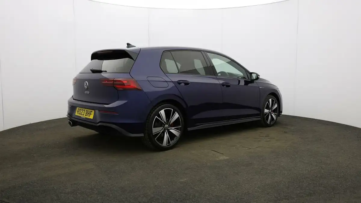 2023-volkswagen-golf-20tdi-gtd-big-48