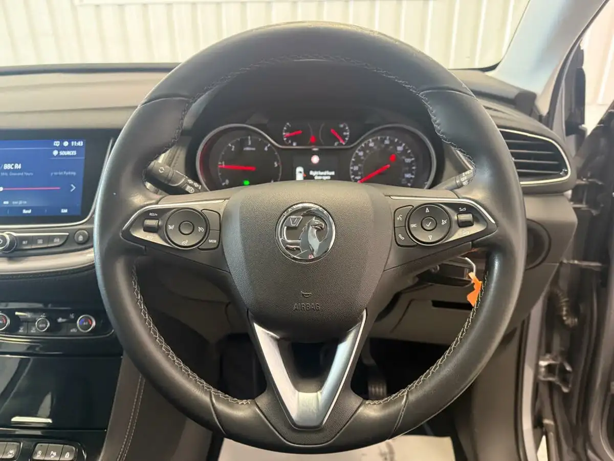 2019-vauxhall-grandland-x-15td-sport-nav-big-17