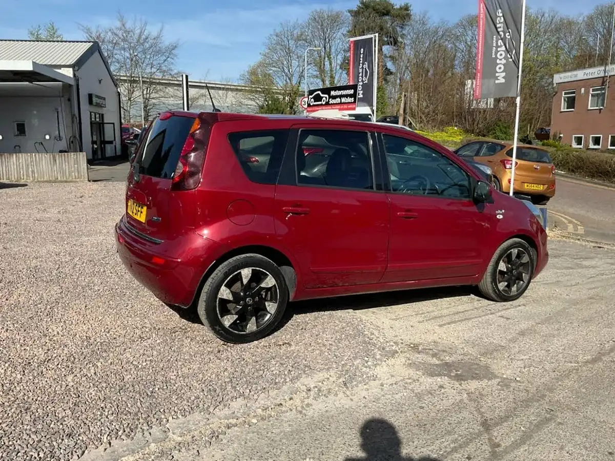 2012-nissan-note-15td-n-tec-big-58