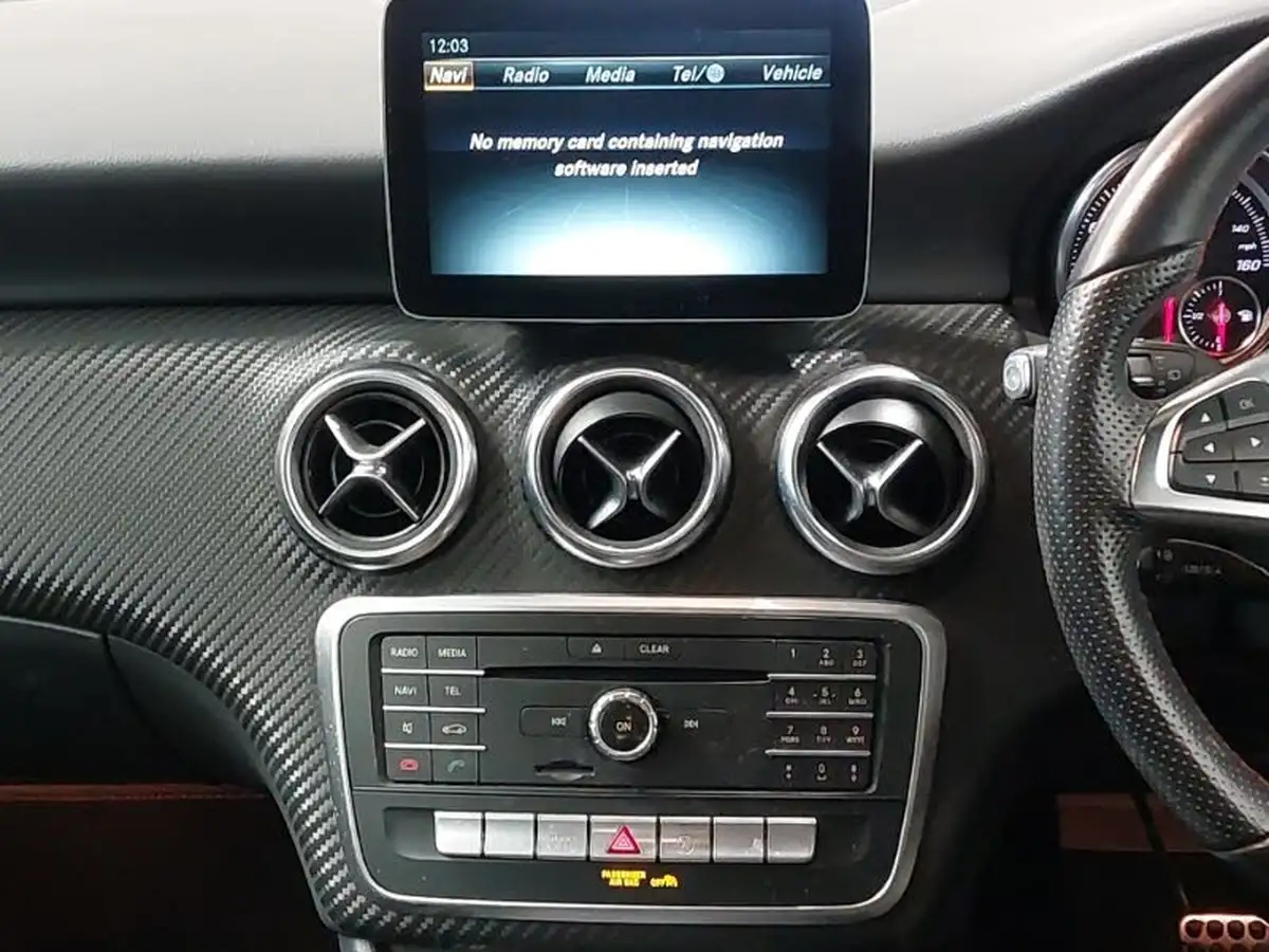 2017-mercedes-benz-a-class-15d-a180d-amg-line-ss-big-6