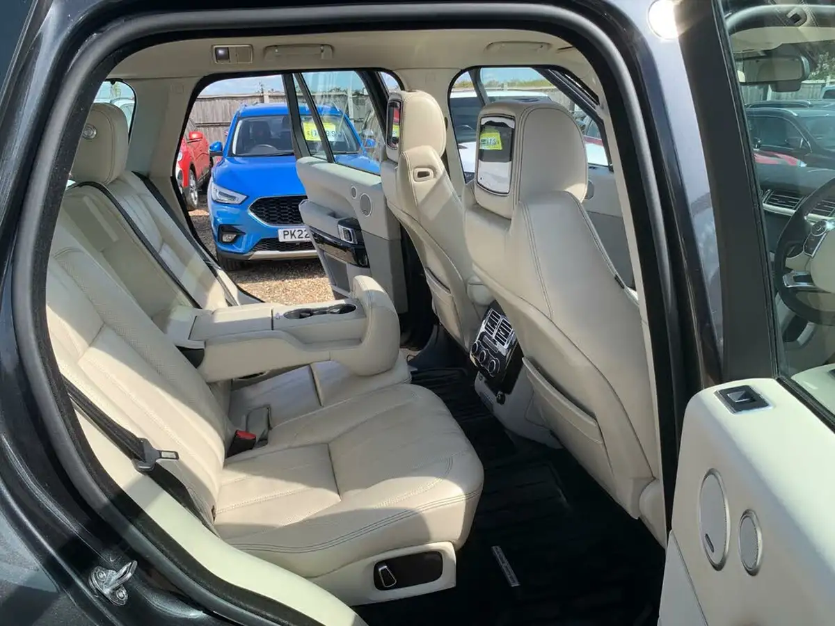 2013-land-rover-range-rover-44-sdv8-vogue-se-big-56