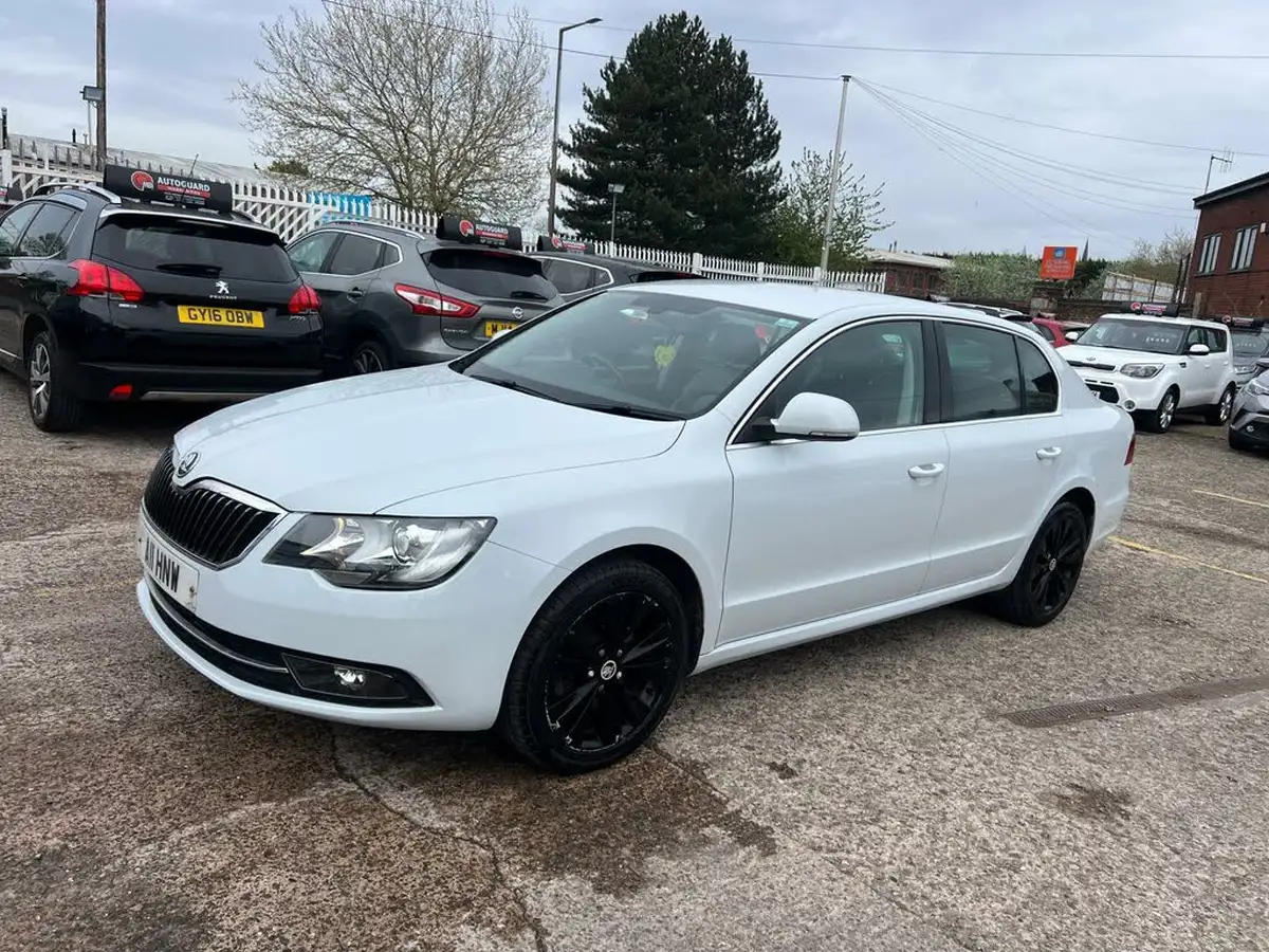 2014-skoda-superb-20tdi-black-edition-140ps-hatchback-dsg-big-6
