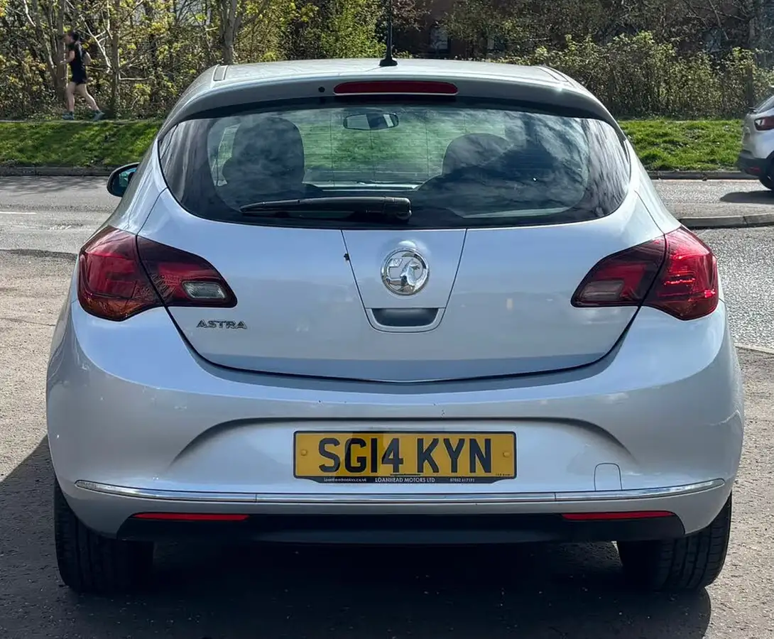 2014-vauxhall-astra-14-sri-100ps-1398cc-big-5