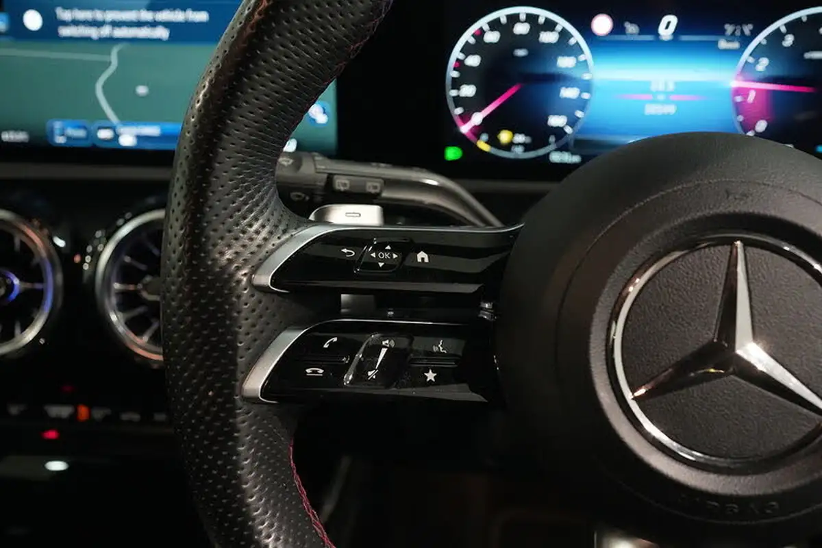 2023-mercedes-benz-a-class-13-a200-amg-line-executive-hatchback-5d-big-26