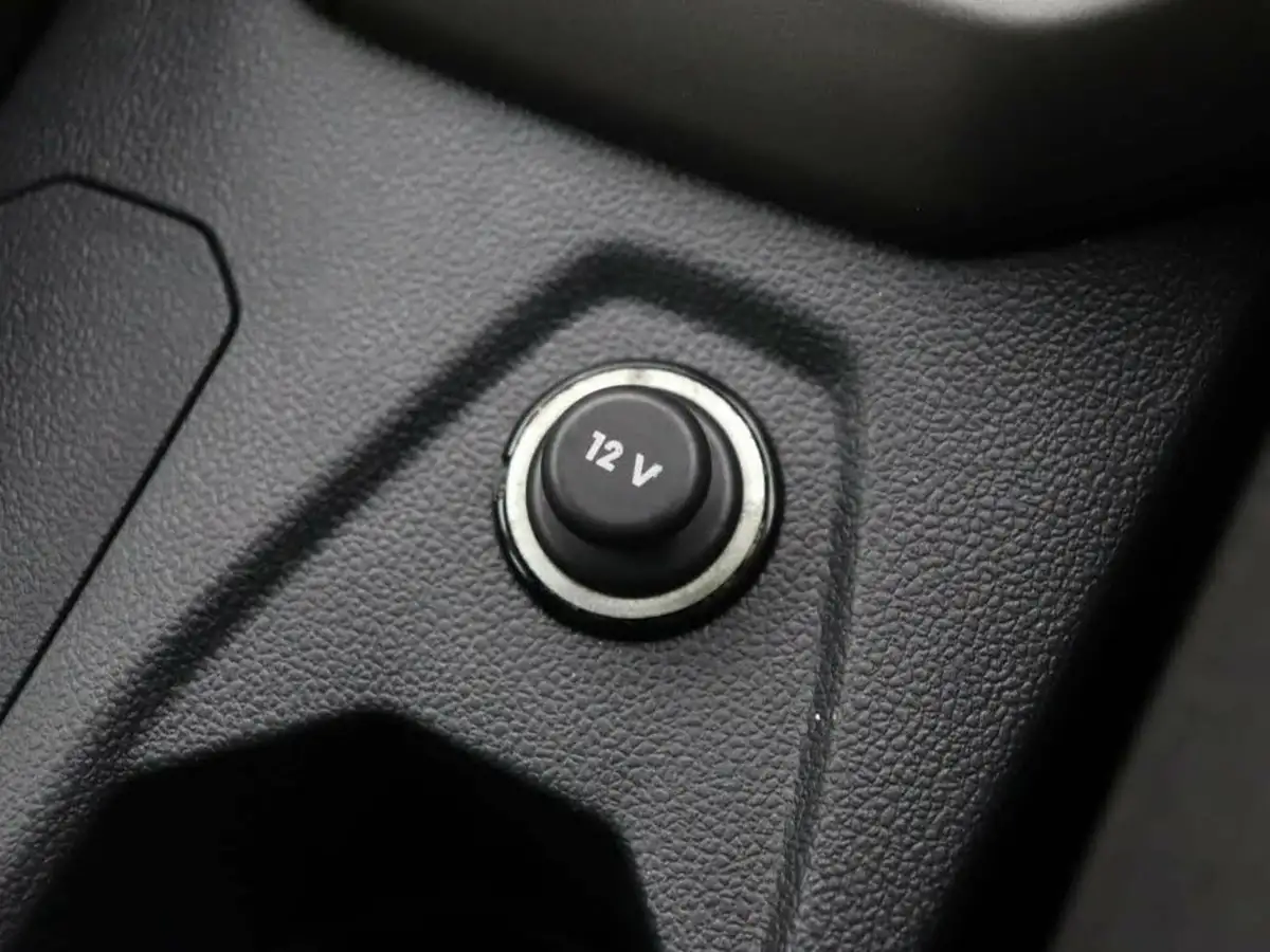 2018-volkswagen-polo-10-se-75ps-big-33