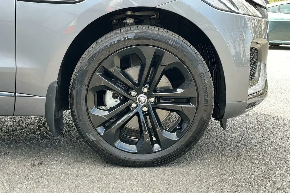 2024-jaguar-f-pace-20-d200-r-dynamic-hse-black-big-23