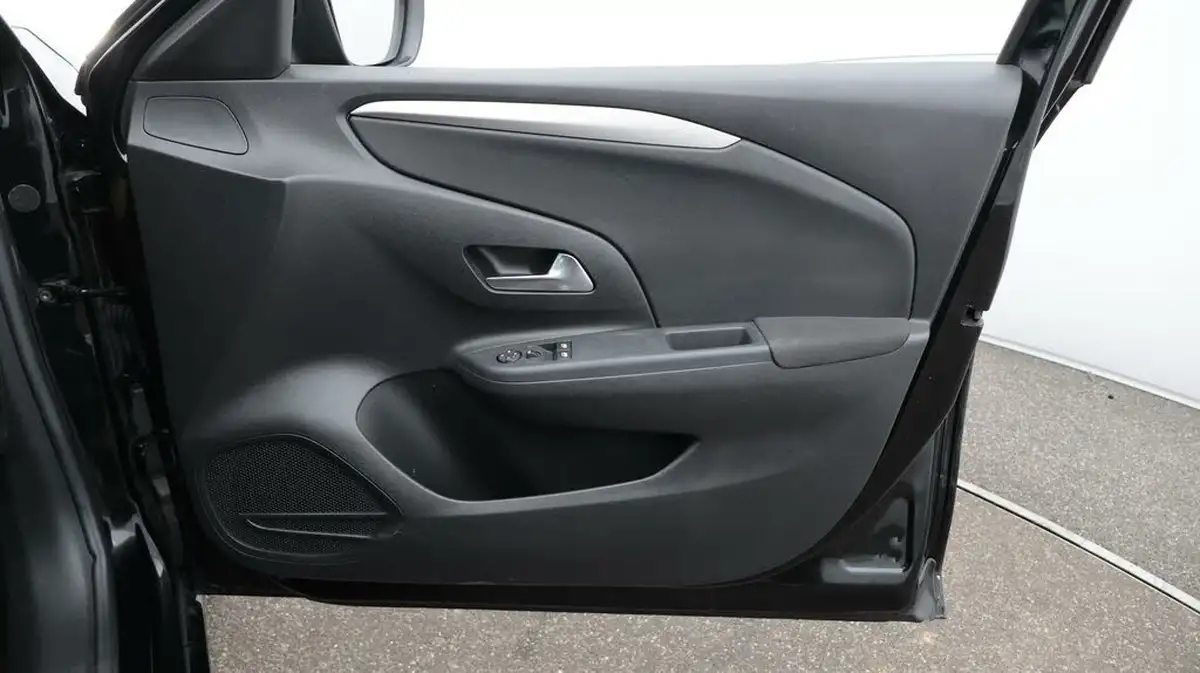 2020-vauxhall-corsa-12i-se-big-15