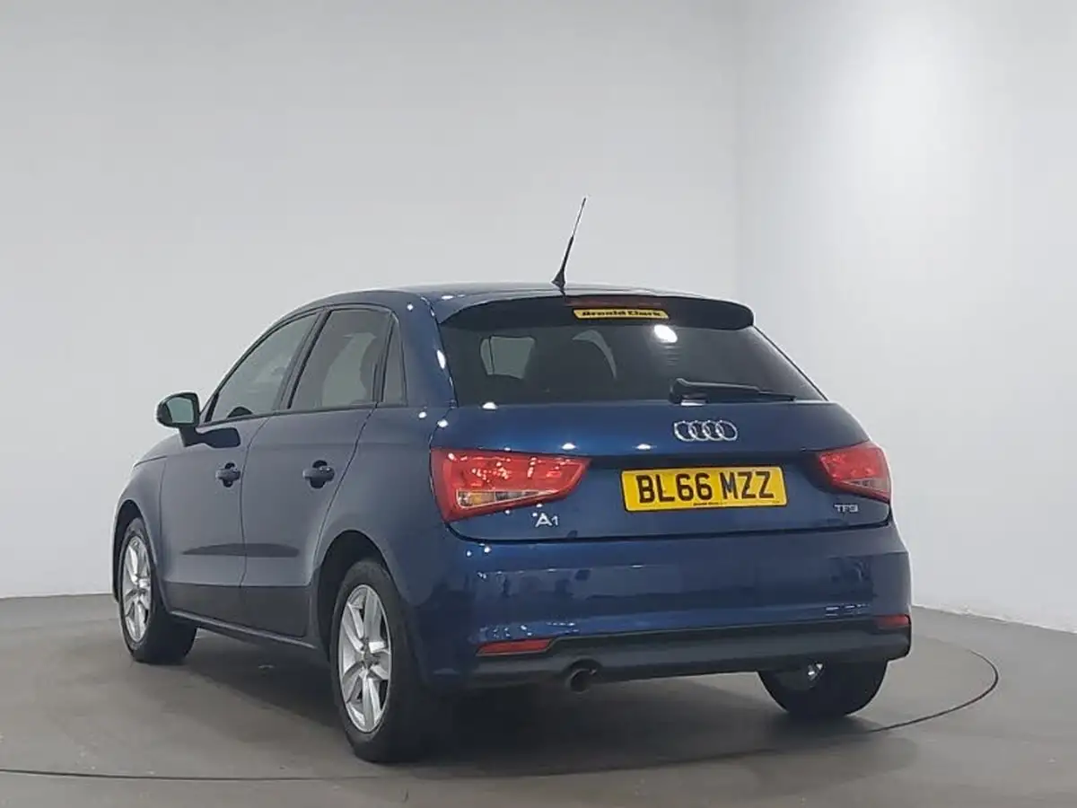 2016-audi-a1-10-tfsi-se-sportback-5d-big-1
