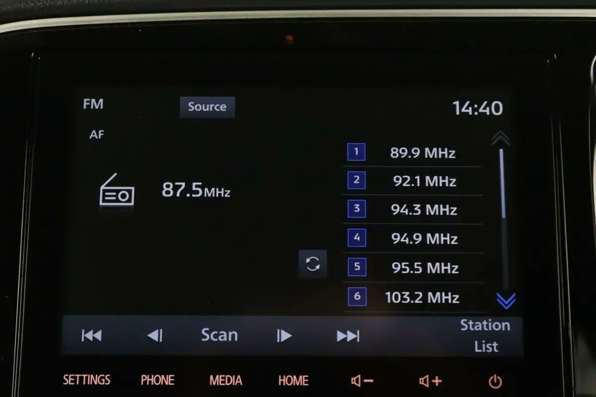 2020-mitsubishi-outlander-24-dynamic-phev-big-26