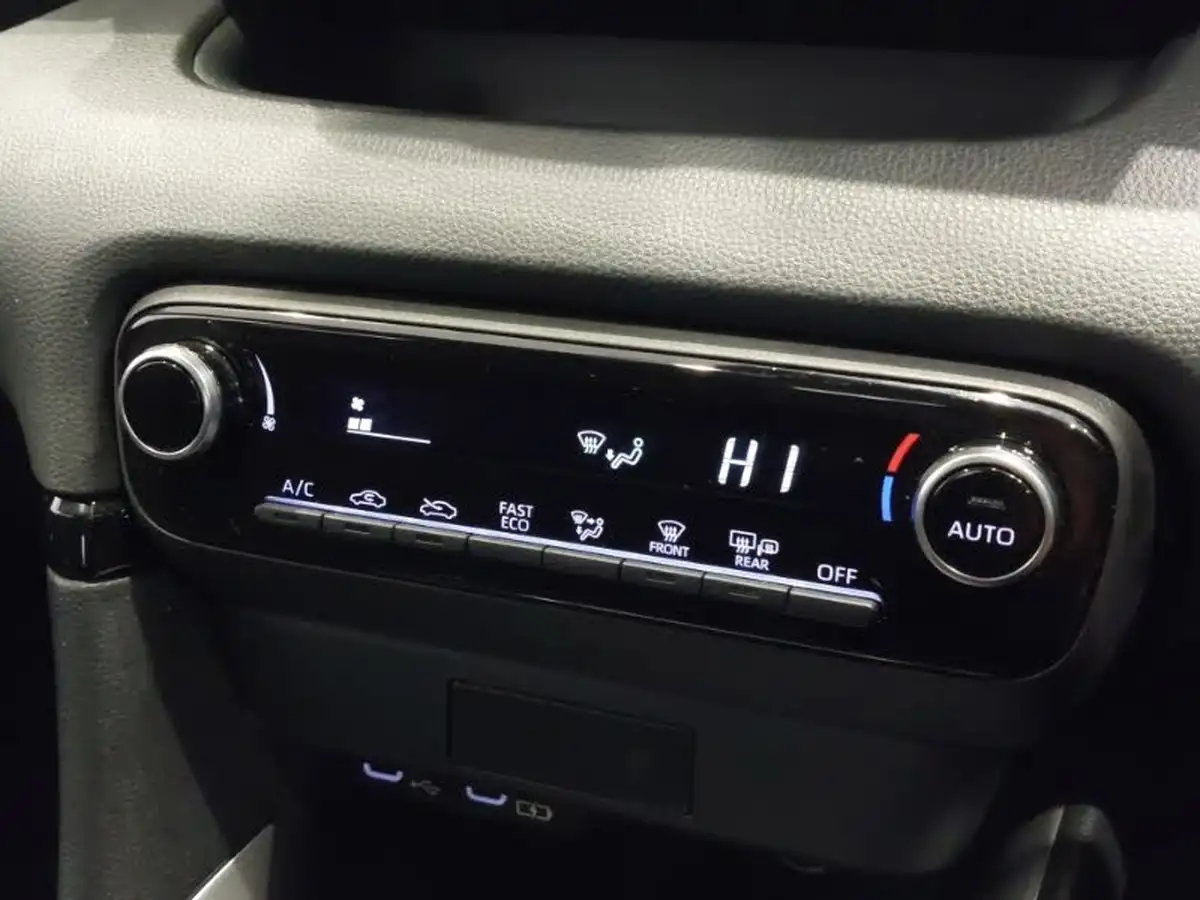 2024-mazda-mazda2-15-exclusive-line-big-12