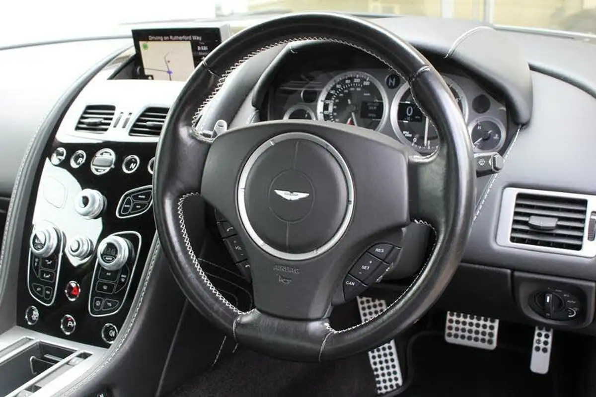 2016-aston-martin-vantage-47-v8-vantage-s-roadster-sportshift-big-9
