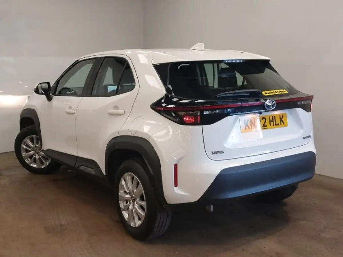 2022-toyota-yaris-cross-15-vvt-i-icon-big-1