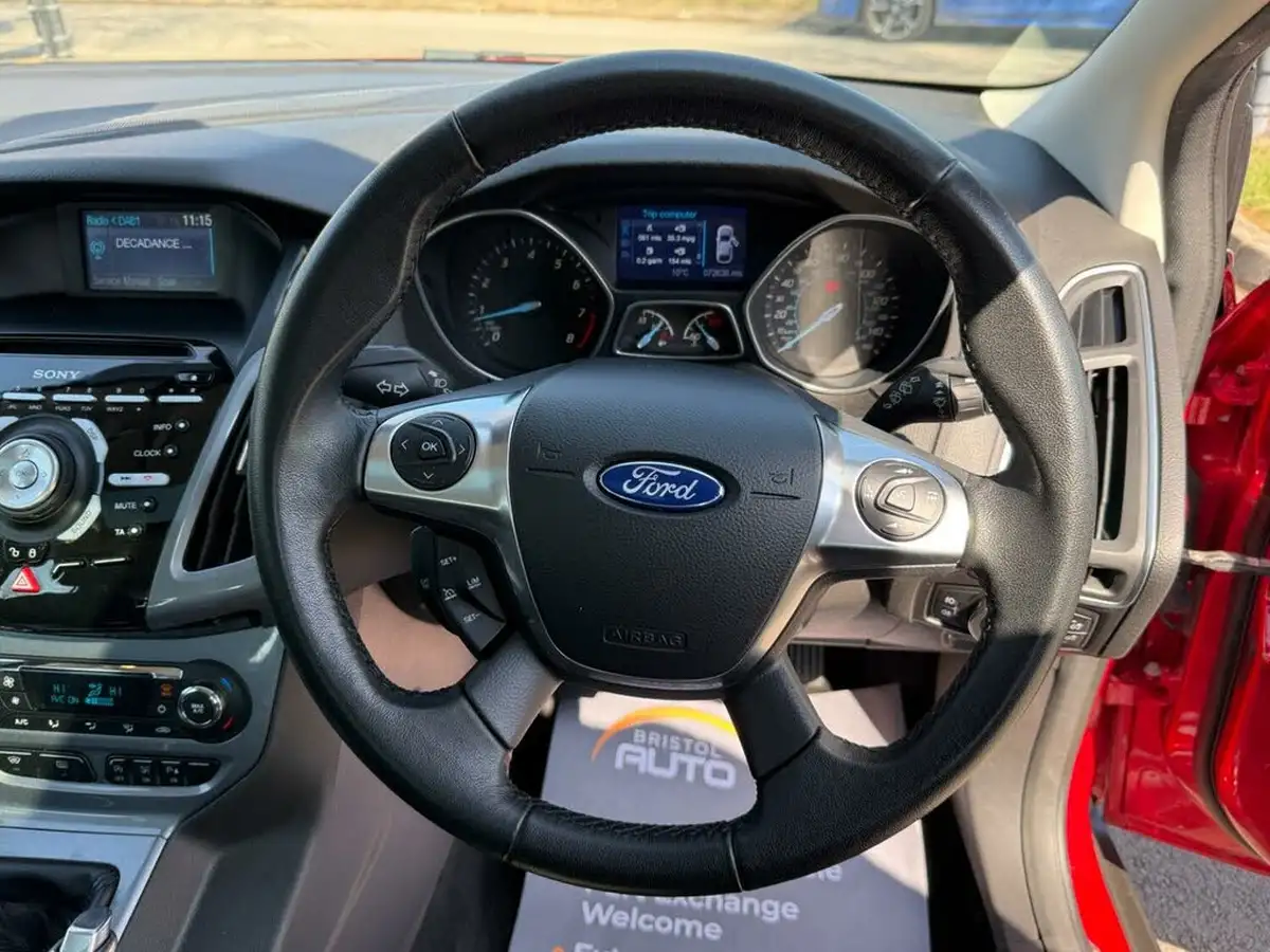 2013-ford-focus-16-titanium-x-182ps-hatchback-big-23