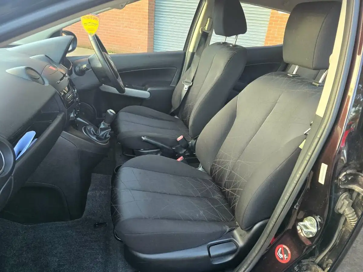 2012-mazda-mazda2-13-tamura-5d-big-38