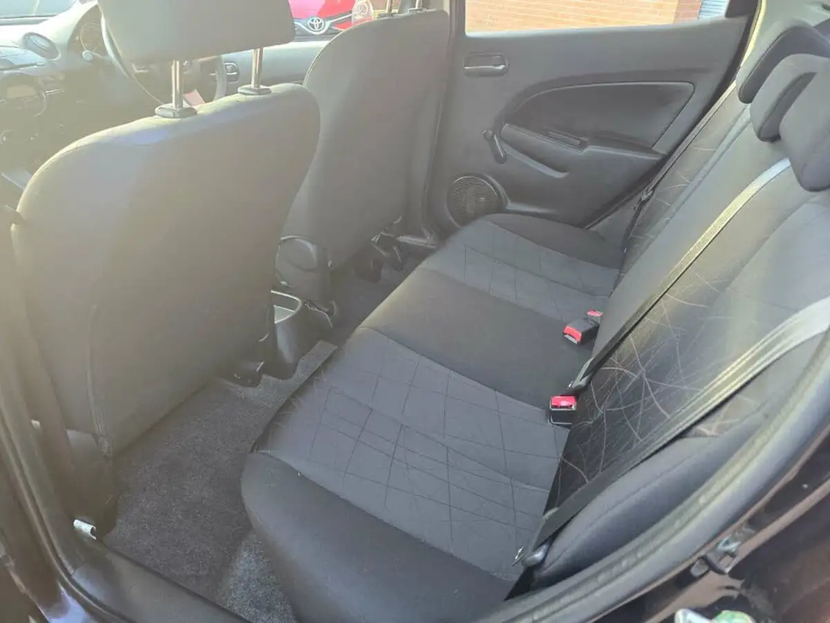 2012-mazda-mazda2-13-tamura-5d-big-42