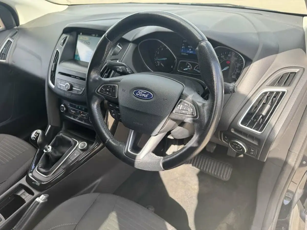 2018-ford-focus-10t-titanium-125ps-hatchback-big-9