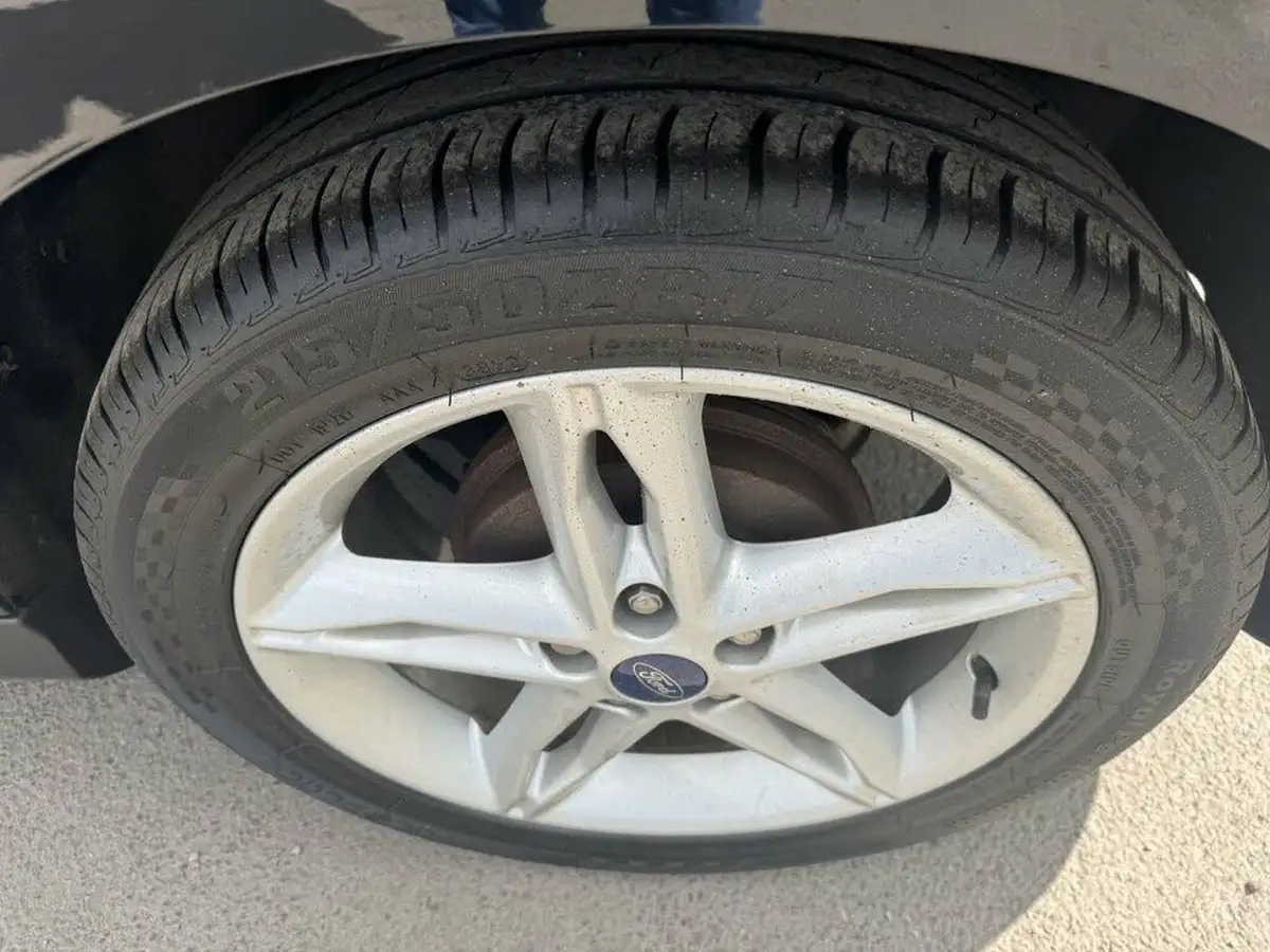 2018-ford-focus-10t-titanium-125ps-hatchback-big-28