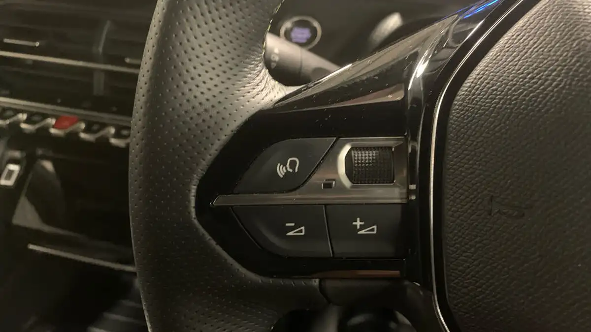 2024-peugeot-2008-suv-e-gt-136ps-50kwh-big-22