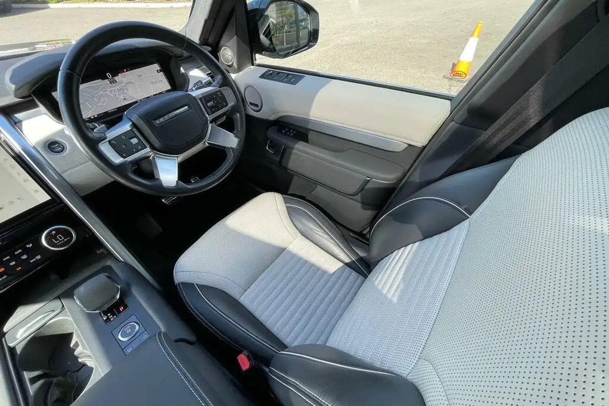 2021-land-rover-discovery-30-d300-r-dynamic-hse-big-12