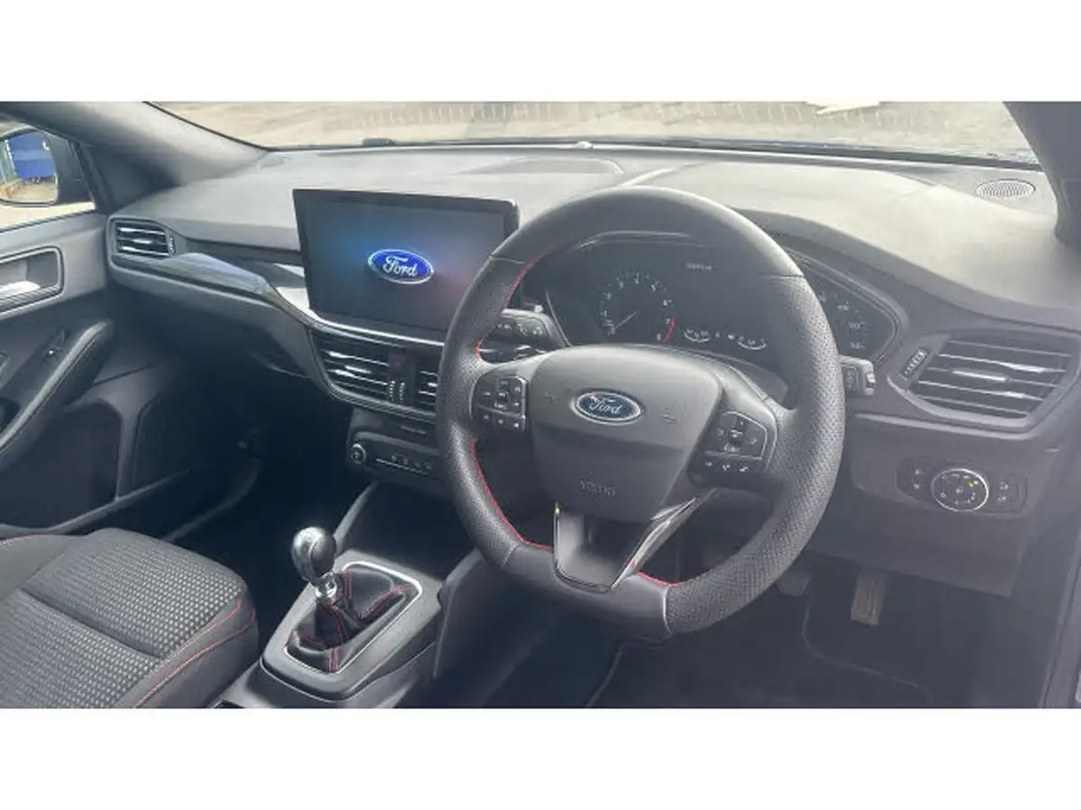 2023-ford-focus-10t-st-line-125ps-hatchback-big-10