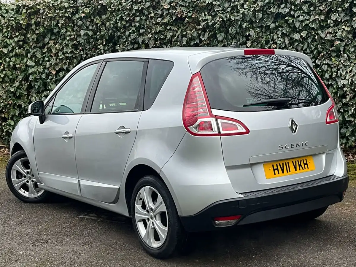 2011-renault-scenic-16-dynamique-tom-tom-big-50