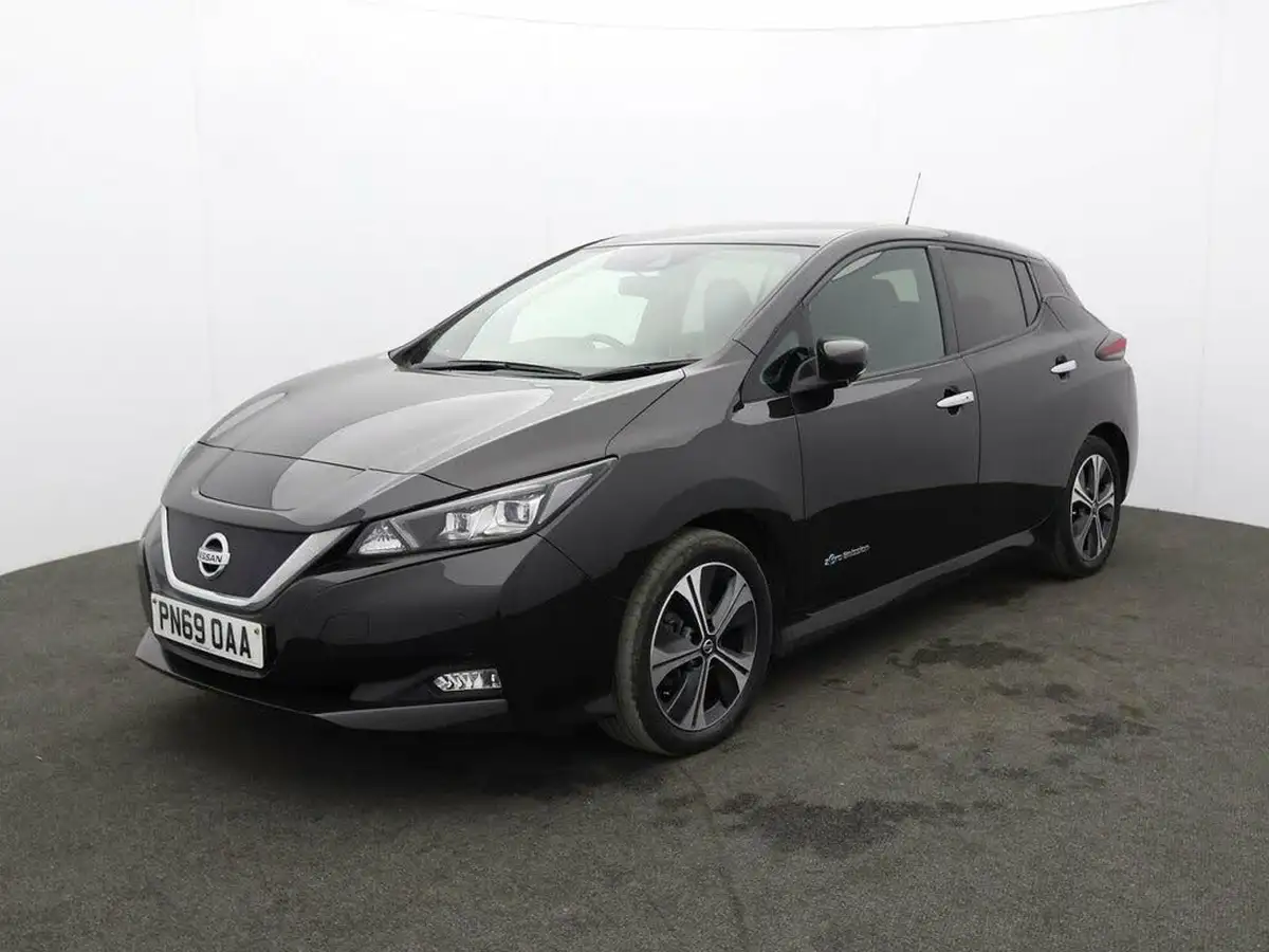 2019-nissan-leaf-e-tekna-big-2