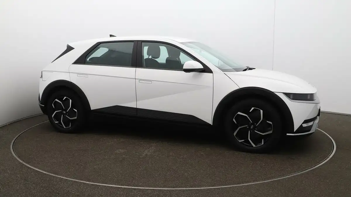 2022-hyundai-ioniq-5-e-se-connect-big-36