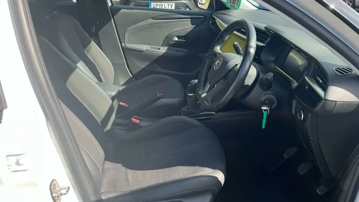 2021-vauxhall-corsa-12i-elite-nav-big-10