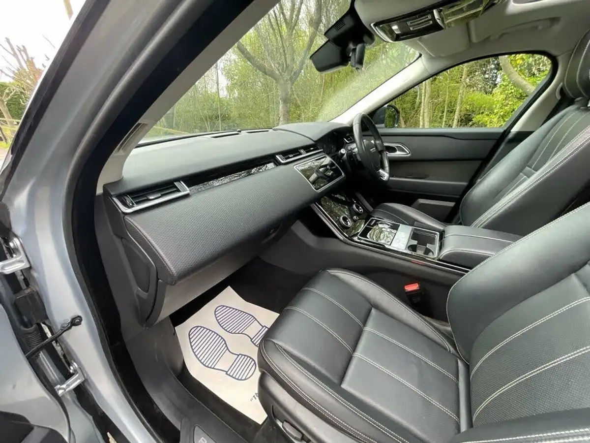 2017-land-rover-range-rover-velar-20-p300-s-big-36
