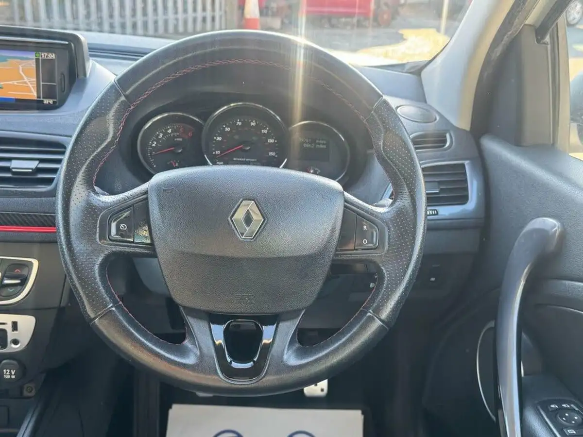 2012-renault-megane-15dci-gt-line-tomtom-hatchback-5d-big-23