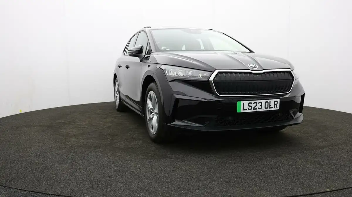 2023-skoda-enyaq-e-60-big-41