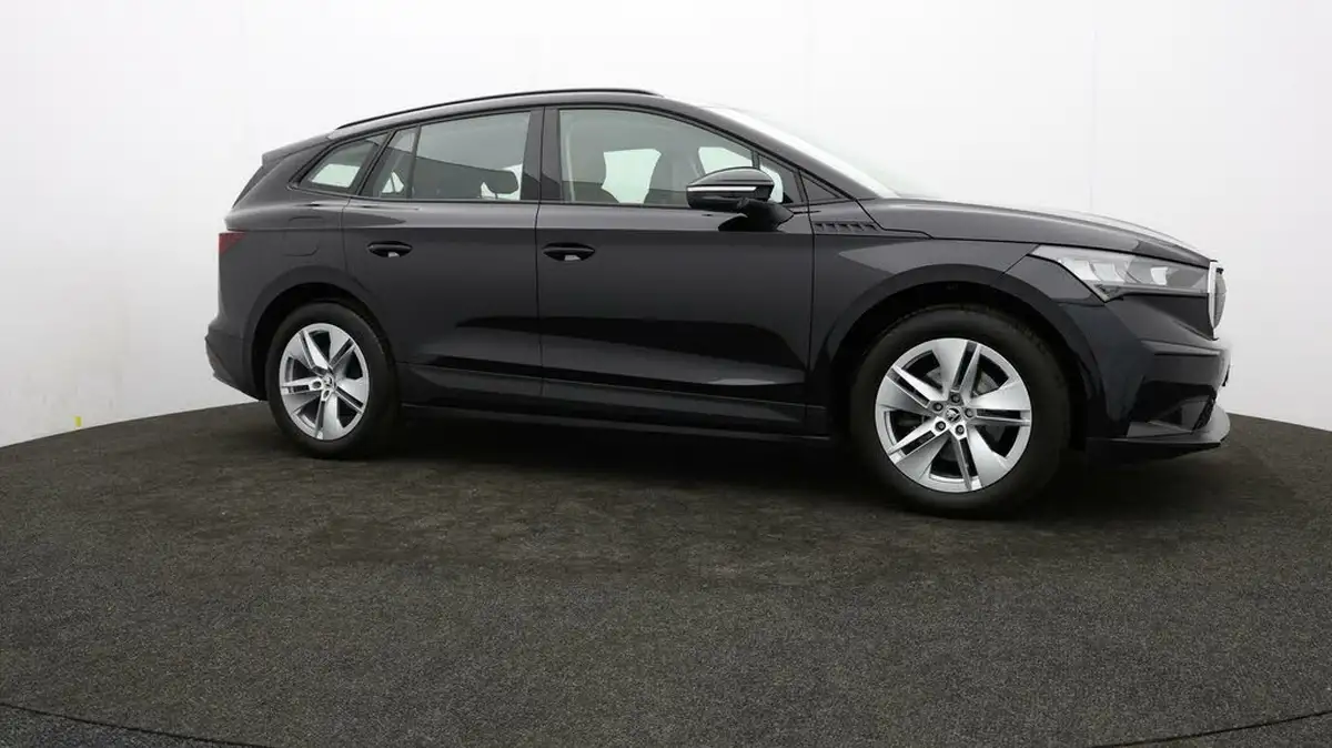 2023-skoda-enyaq-e-60-big-37